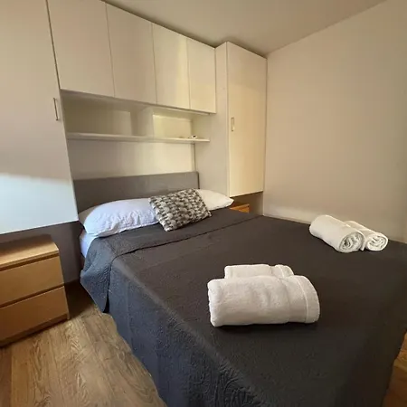Apartment 2 *